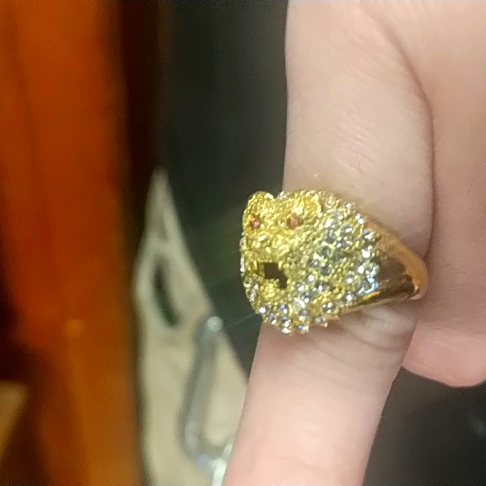 Golden Lion size 6
